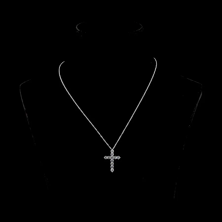 Round Cross Pendant, 1.5 ct